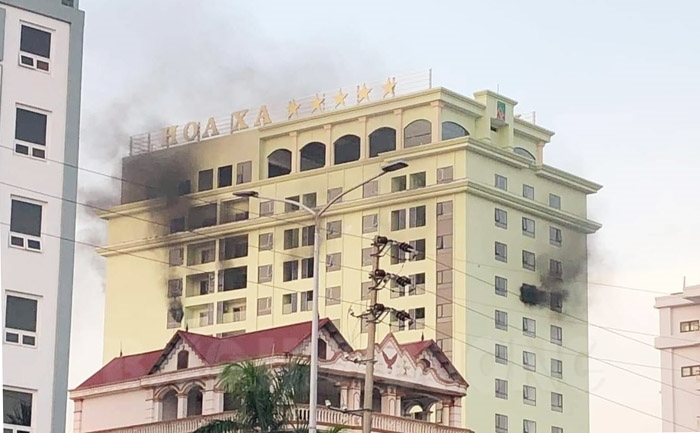 VIDEO: Kịp thời dập tắt đám cháy tại tòa nhà Công ty Hòa Xá
